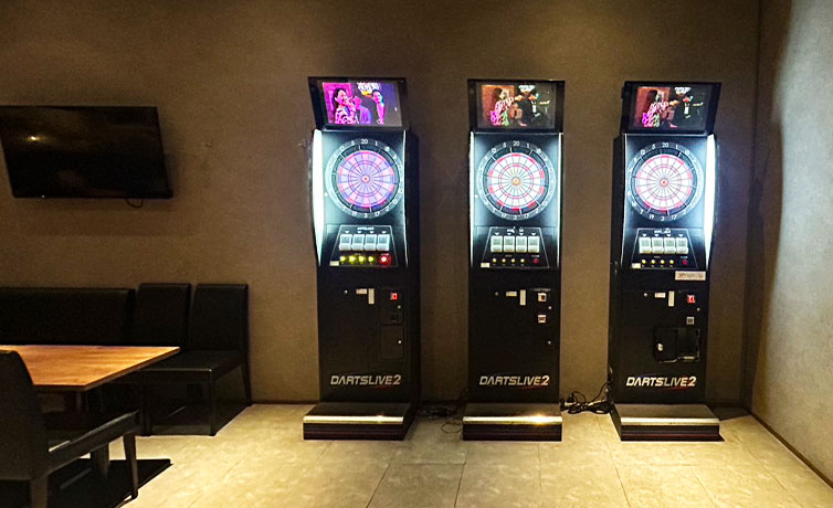 DARTSLIVE2が3台完備タッチパネル操作だから誰でもすぐ遊べる