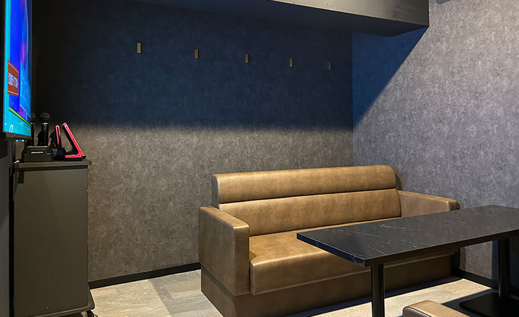 余計な音が入ってこない静かな個室、ゆっくり座ってくつろげる